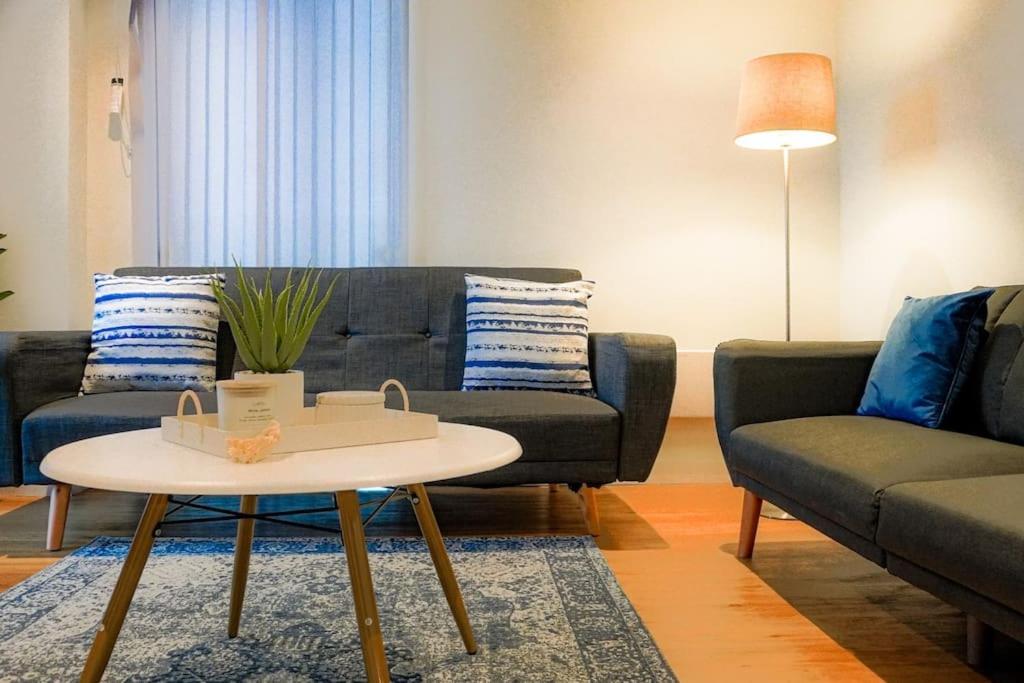 Retreat - Mcr - Free Netflix - Wifi - Parking Nearby Apartment