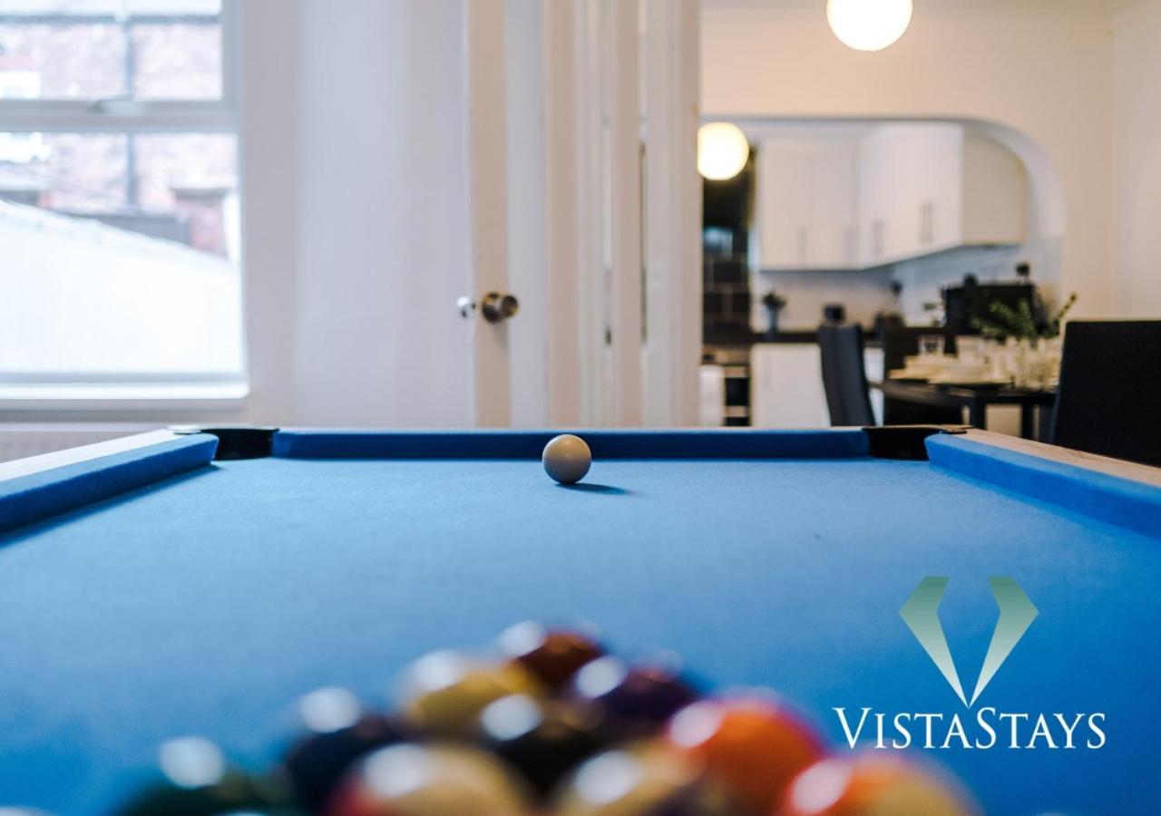 Holiday home Modern 3 Bed With Pool Table And Parking Manchester