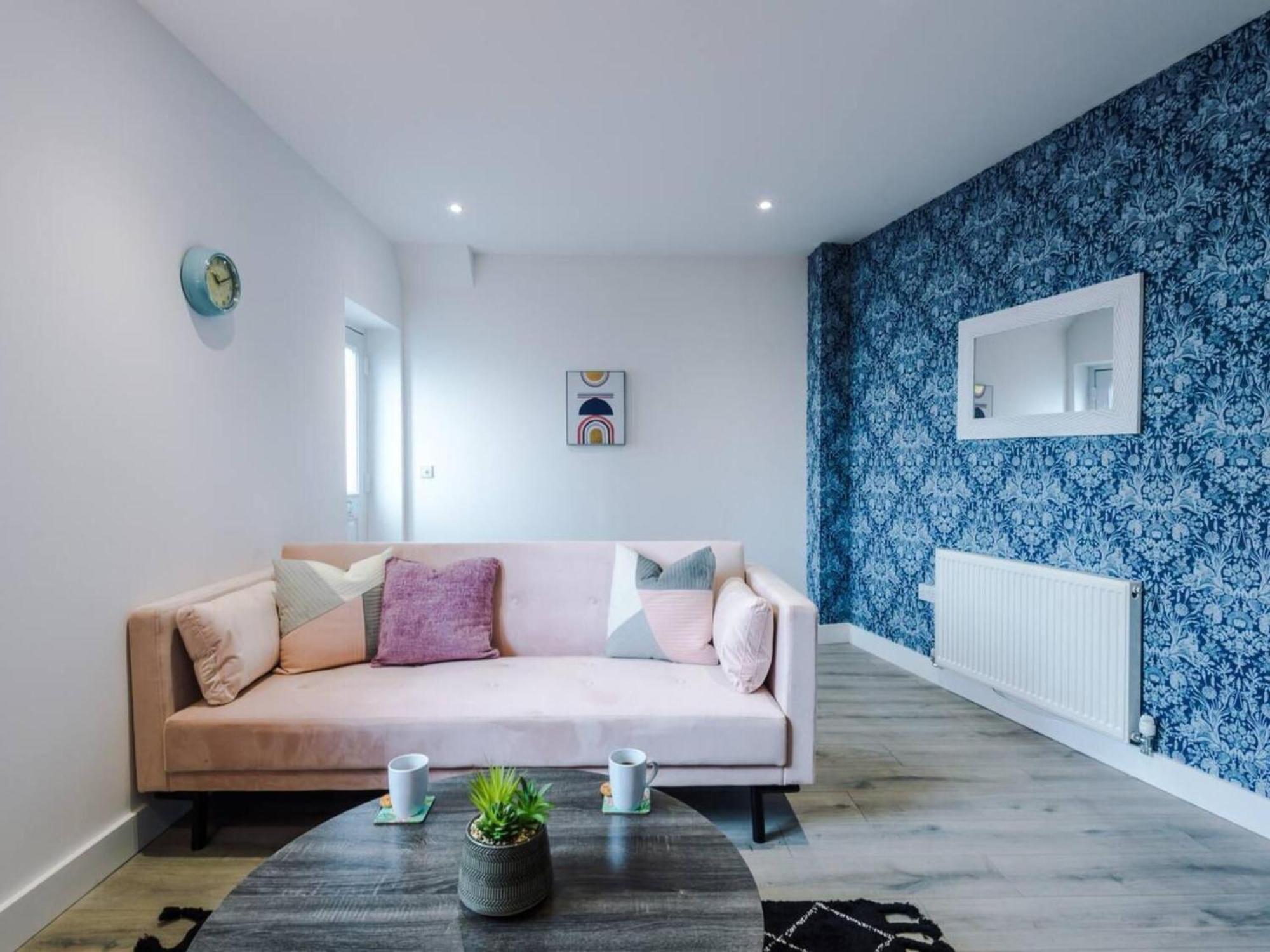 Apartment The Ecclesian Deluxe Near Trafford Centre Eccles Train Station