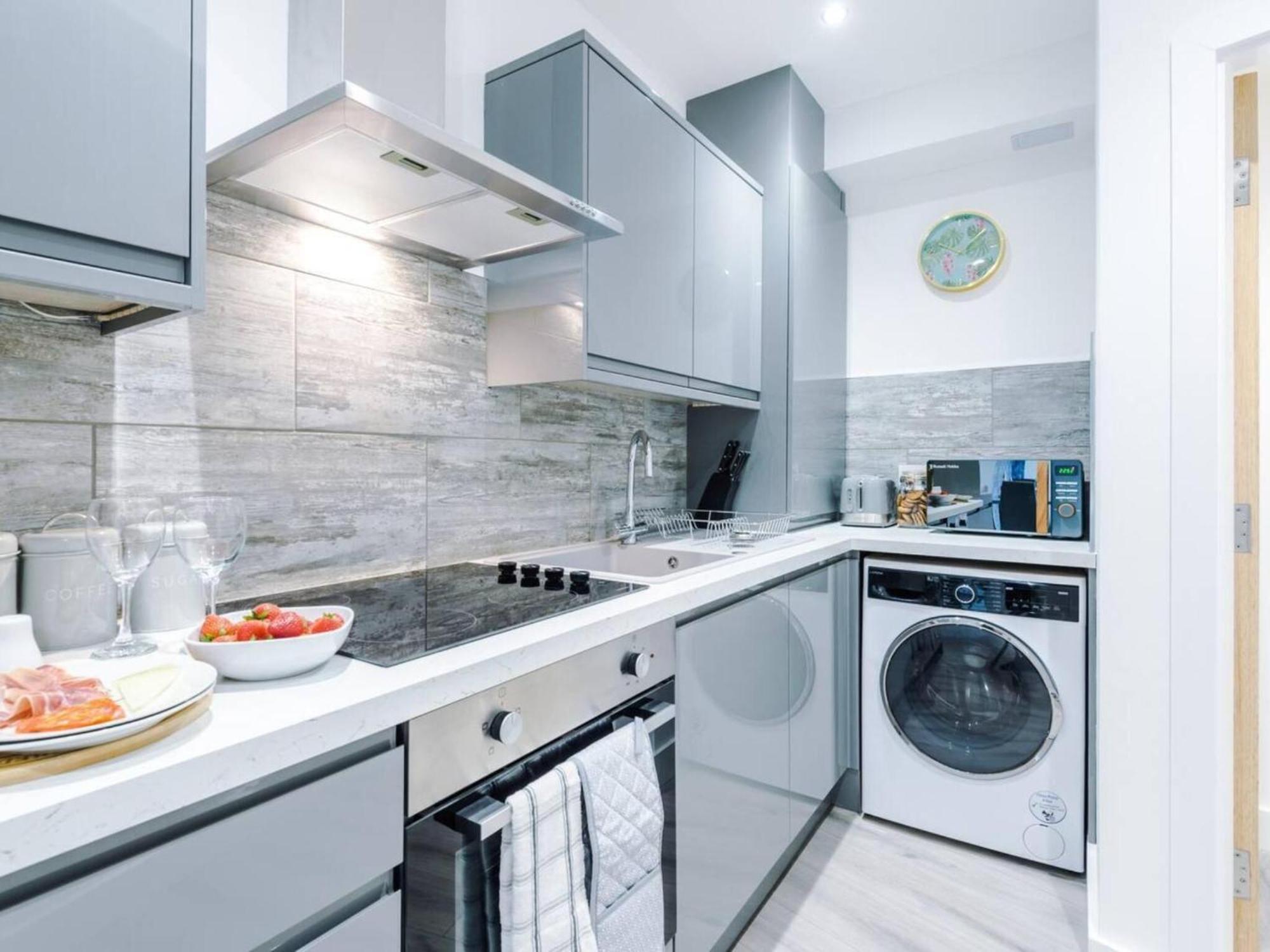 Apartment The Ecclesian Deluxe Near Trafford Centre Eccles Train Station Manchester