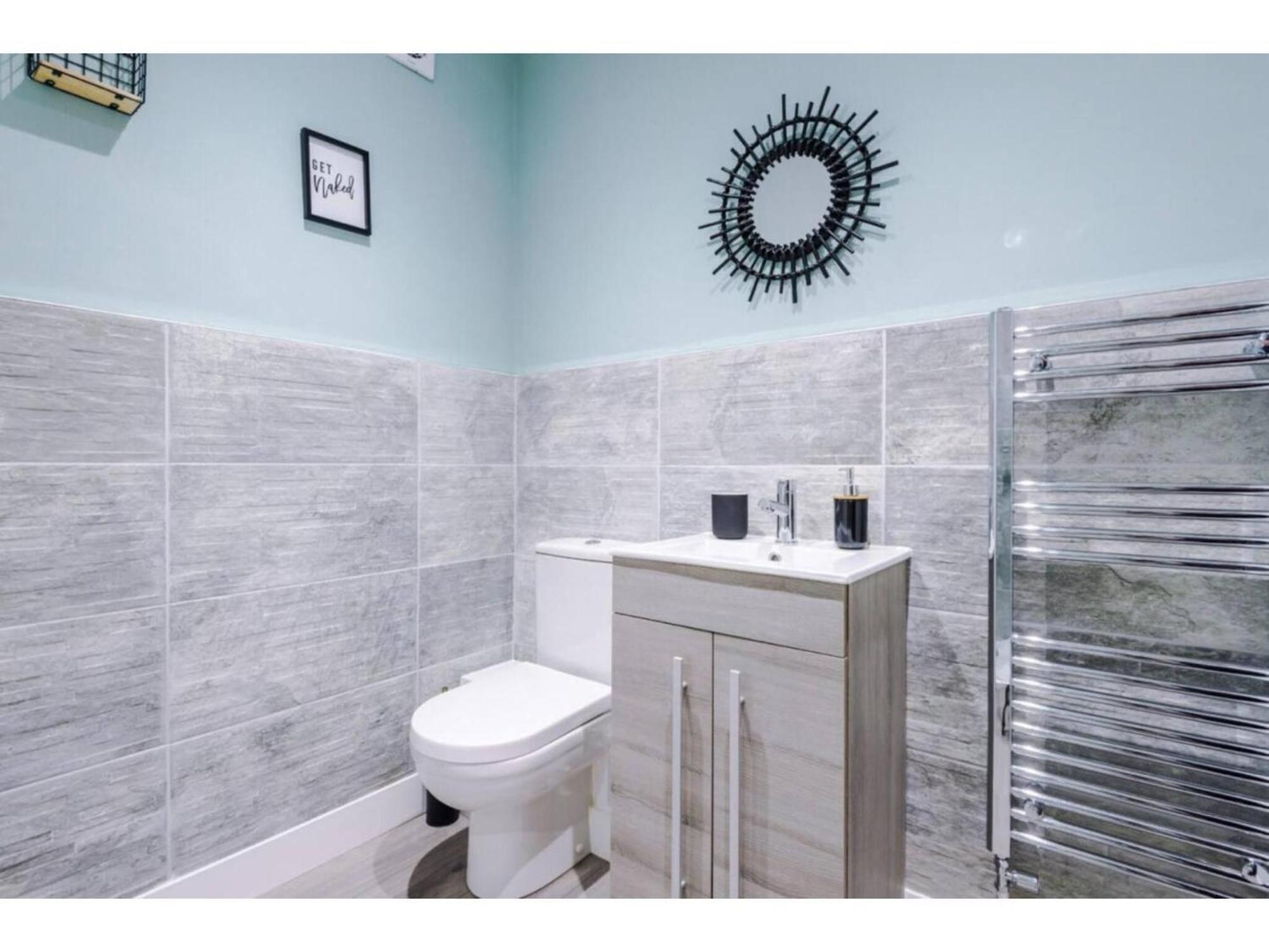 Apartment The Ecclesian Deluxe Near Trafford Centre Eccles Train Station Manchester