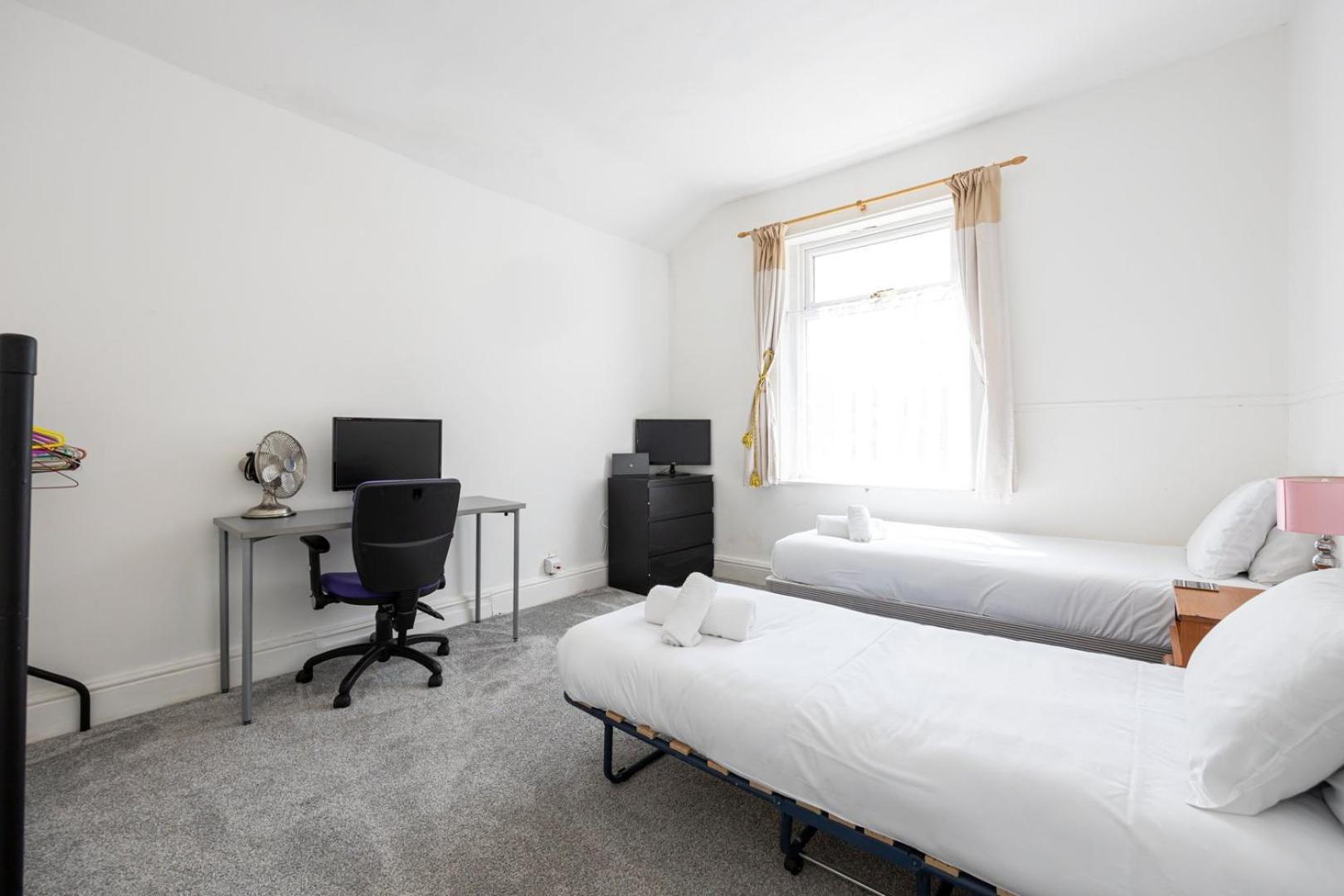 Guestready - Enchanting Life In Gorse Hill