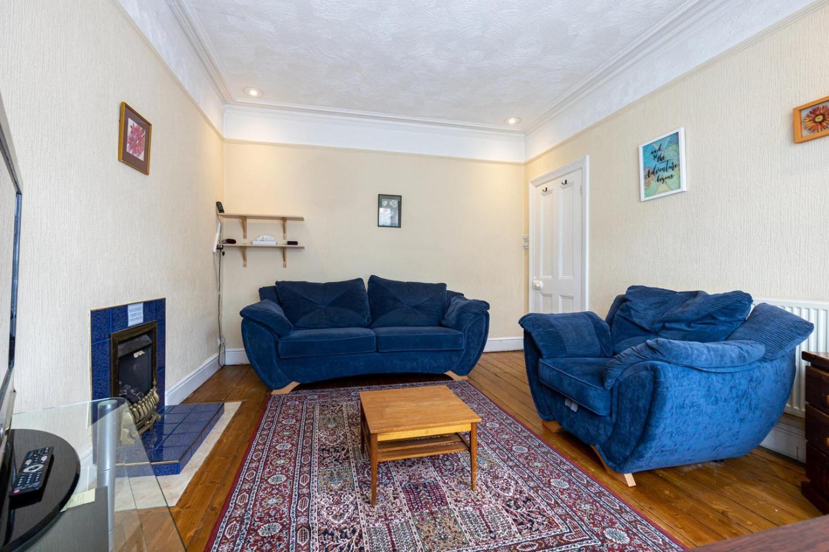 Guestready - Enchanting Life In Gorse Hill Manchester