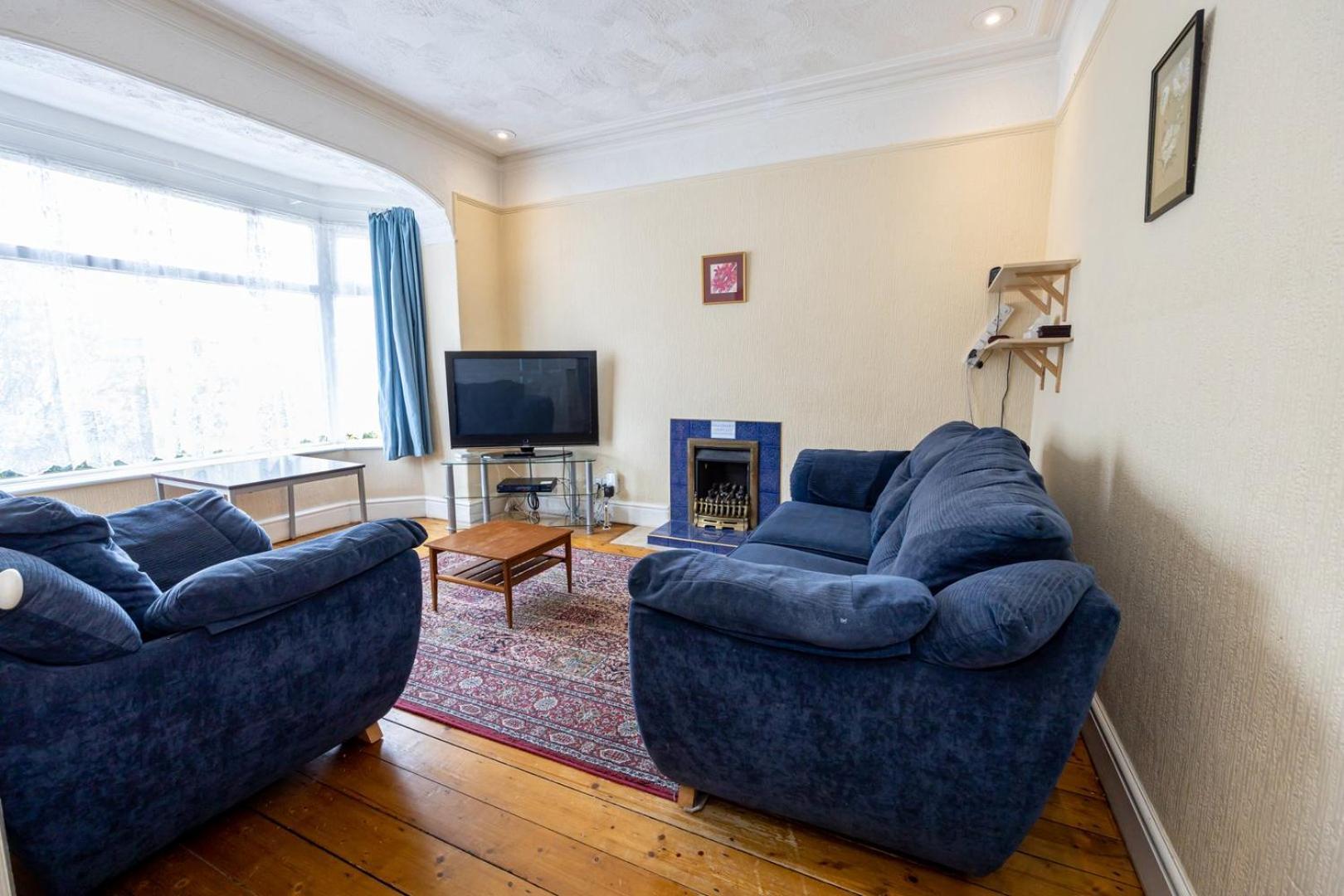 Guestready - Enchanting Life In Gorse Hill Holiday home Manchester