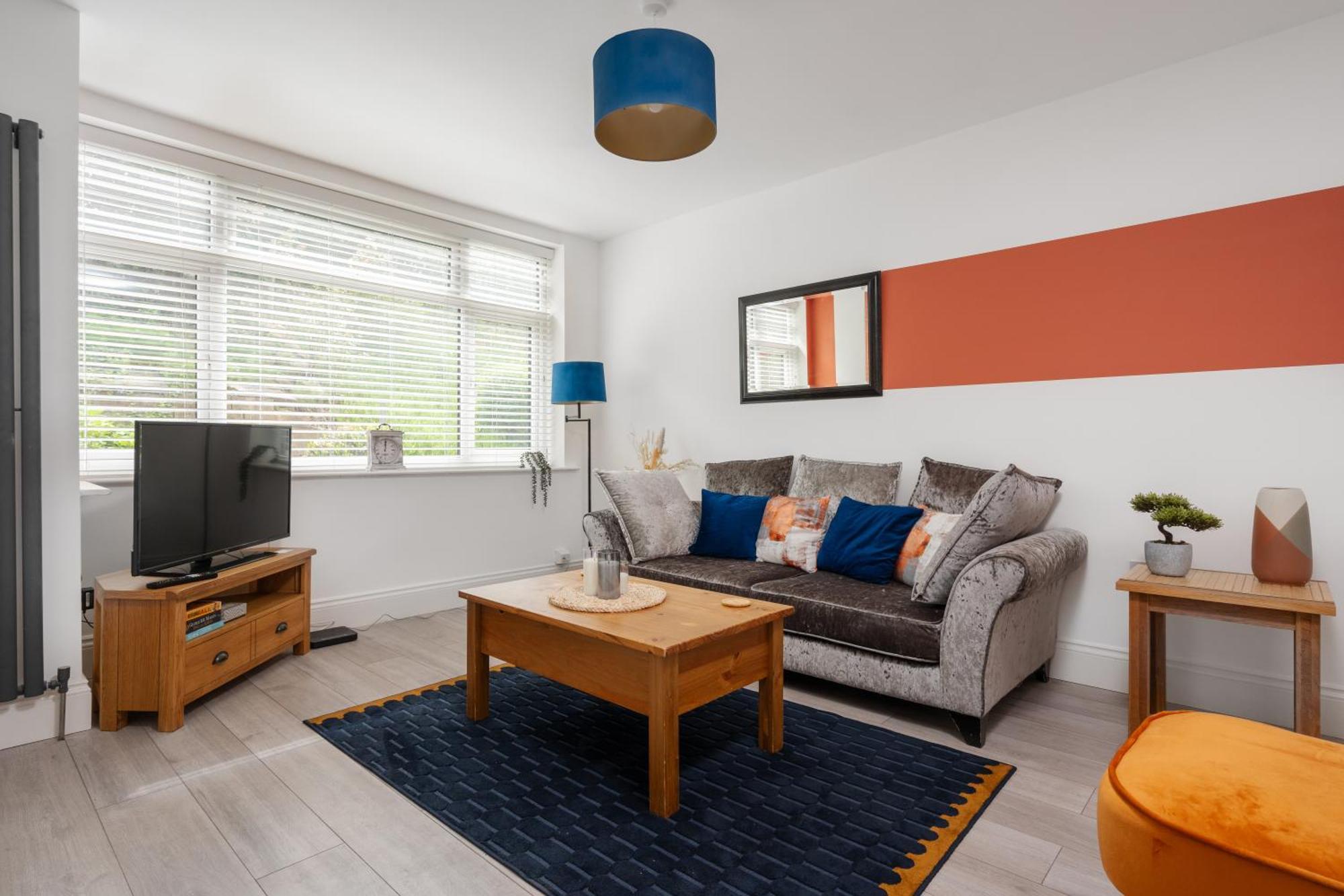 Hilltop House In - Free Parking Manchester