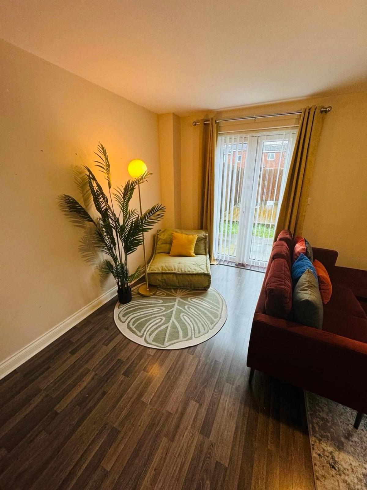 Modern King Bedroom Near Etihad Stadium & The Coop Live * Manchester