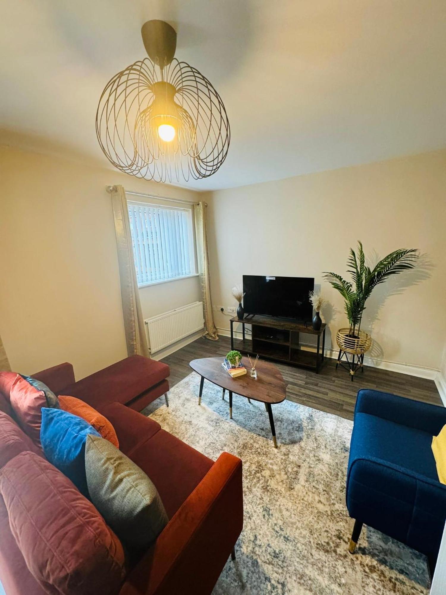 Modern King Bedroom Near Etihad Stadium & The Coop Live * Manchester