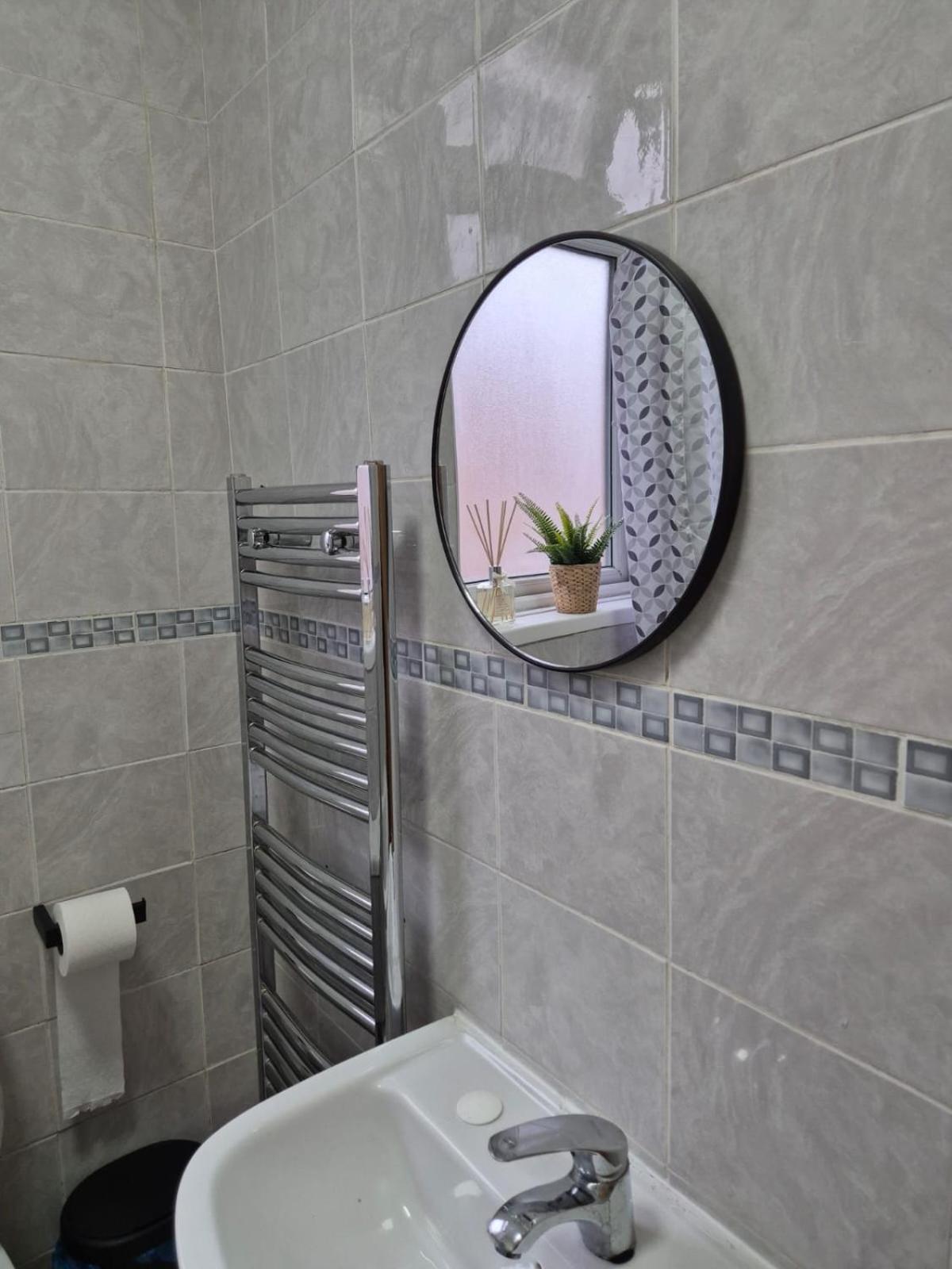 Accommodatie bij particulieren In 6 Minutes Drive To Victoria Station *