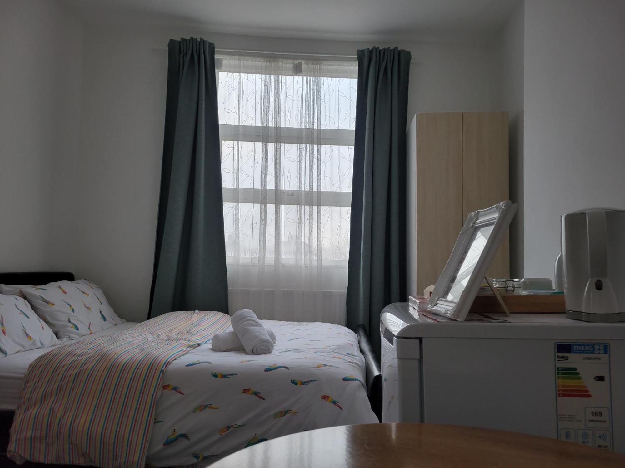 A Quiet & Comfortable 4 Bedroom House Manchester
