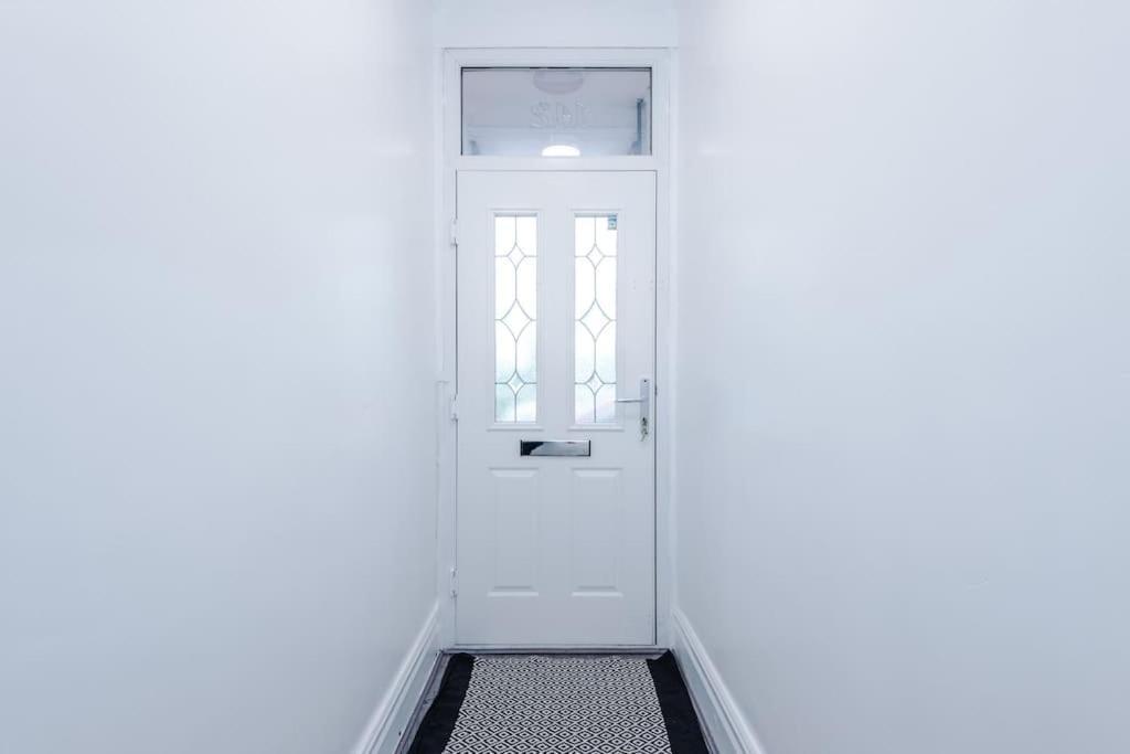 1 Bed Flat With Parking Manchester