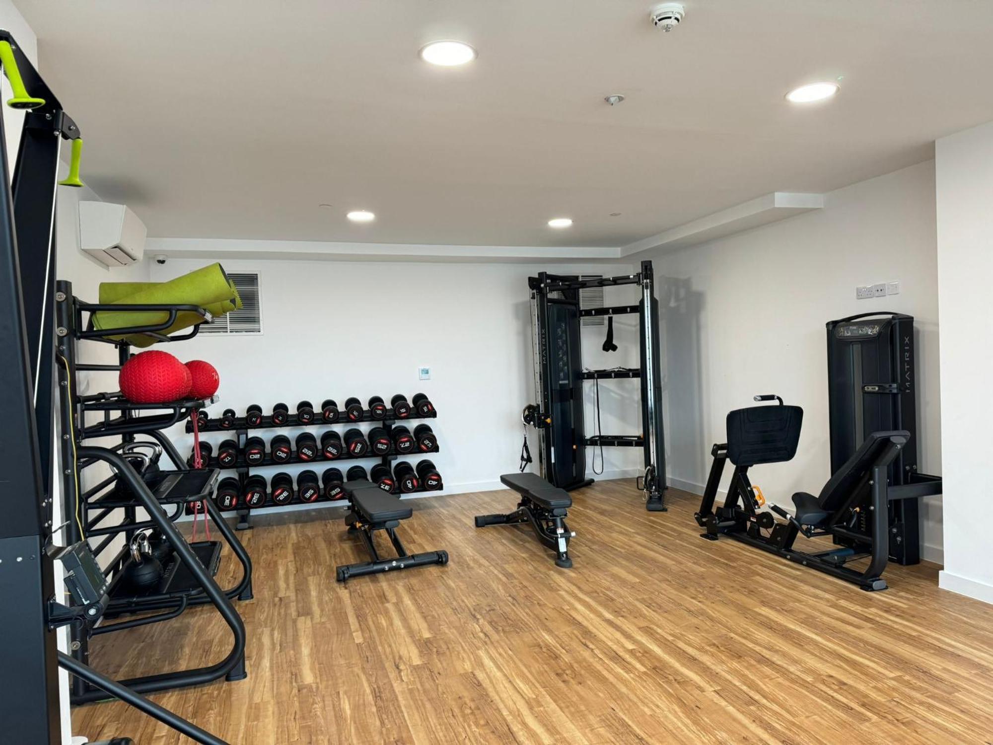 New Penthouse Height Flat, View Balcony, Free Gym & Minimalistic Appartement Manchester