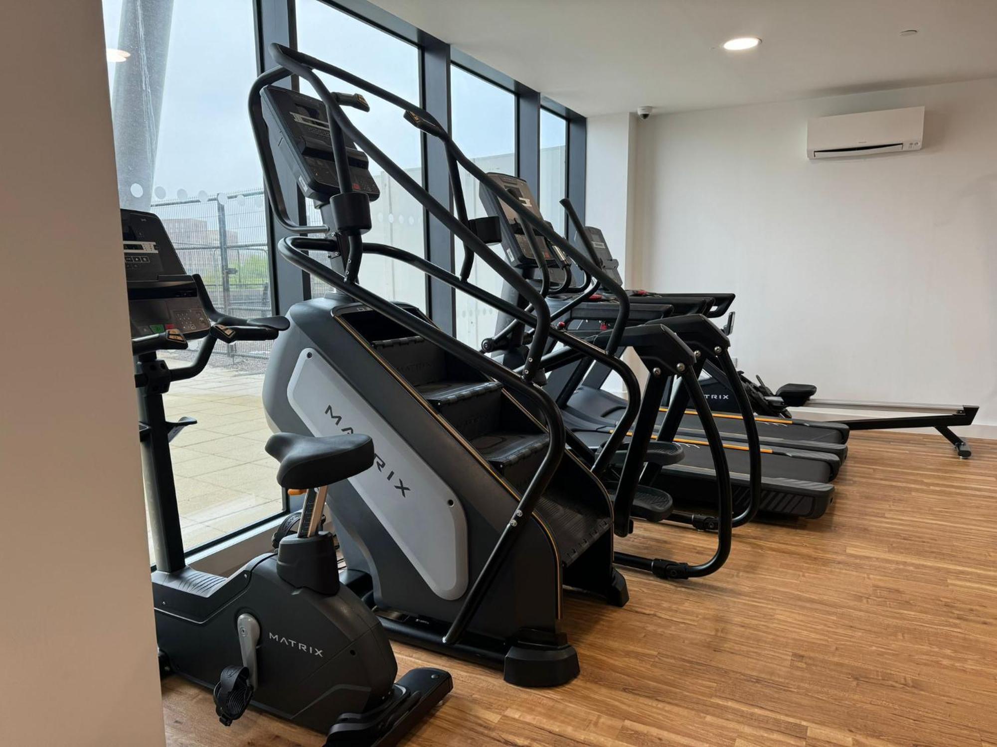 New Penthouse Height Flat, View Balcony, Free Gym & Minimalistic * Manchester