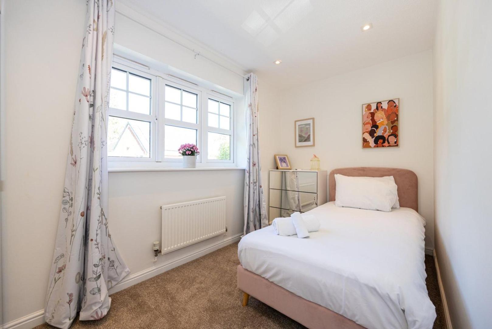 Guestready - A Haven By The River Manchester