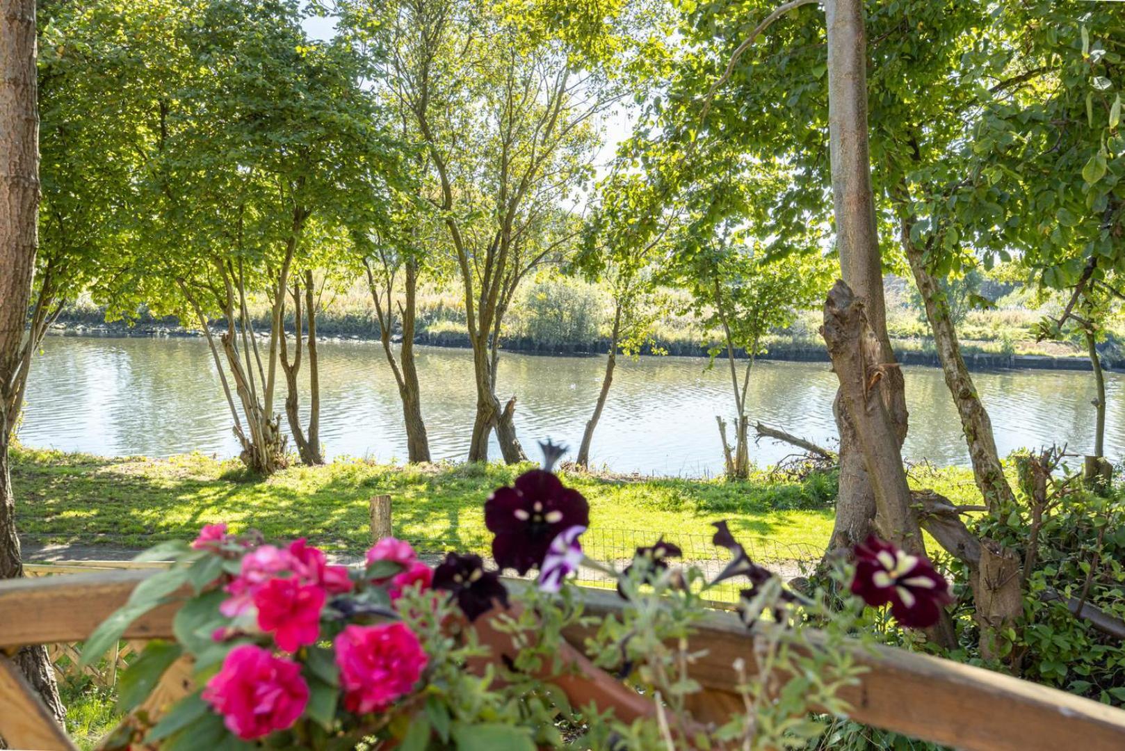 Guestready - A Haven By The River *