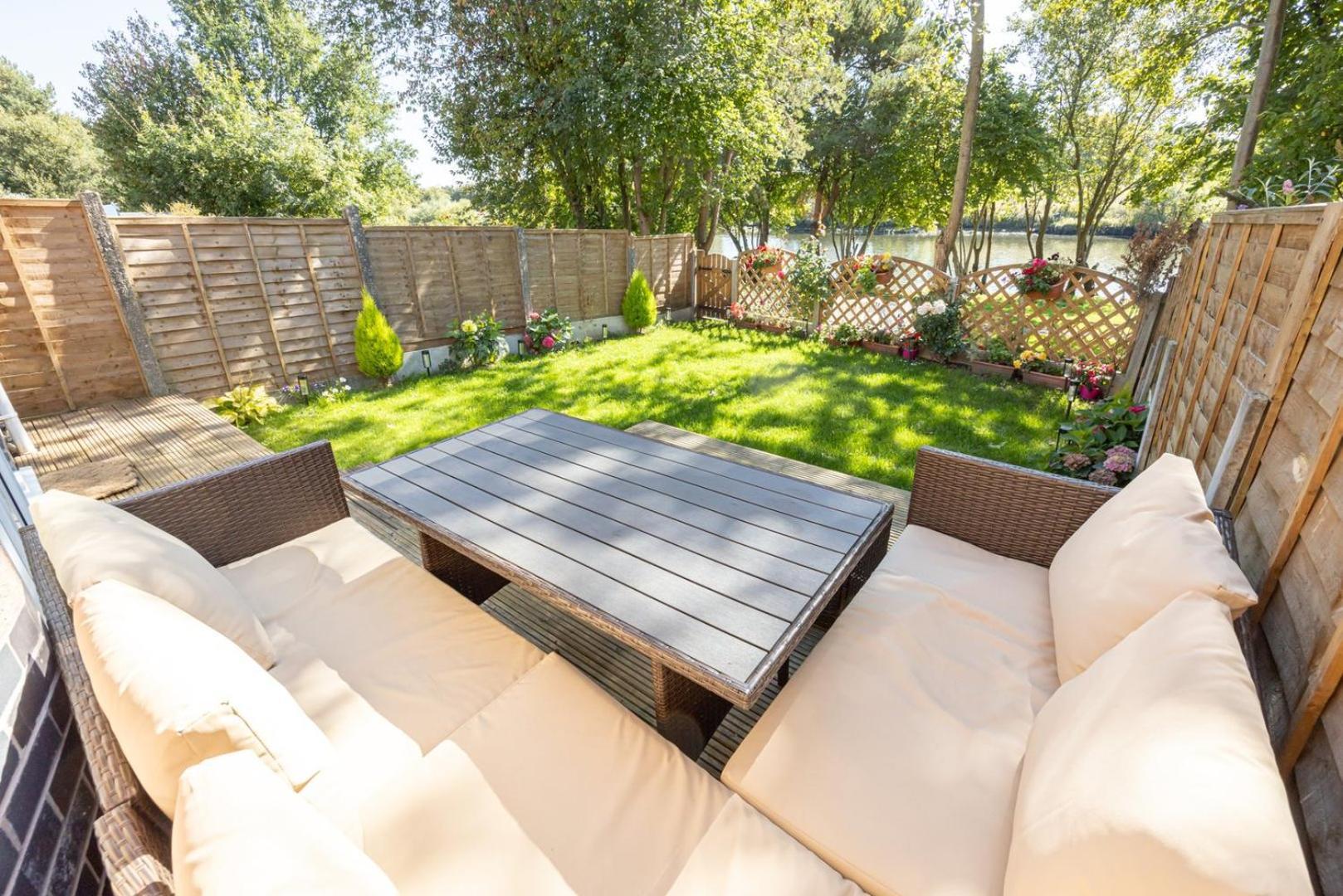 Guestready - A Haven By The River * Manchester