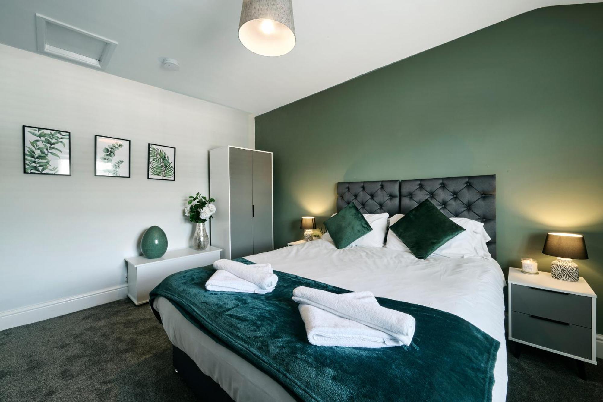 Apartment Stunning Two Bedroom In Denton By Eason Stays, Ideal For Contractors Working On Crown Point, With Free Parking Manchester