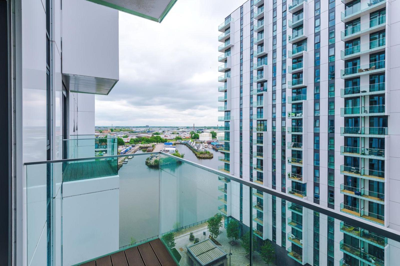 Media - Skyline View Apartment