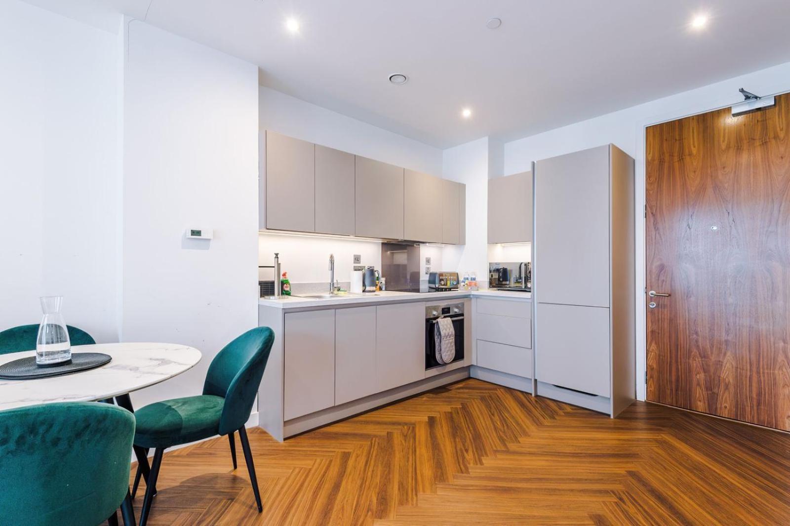 Media - Skyline View Apartment *