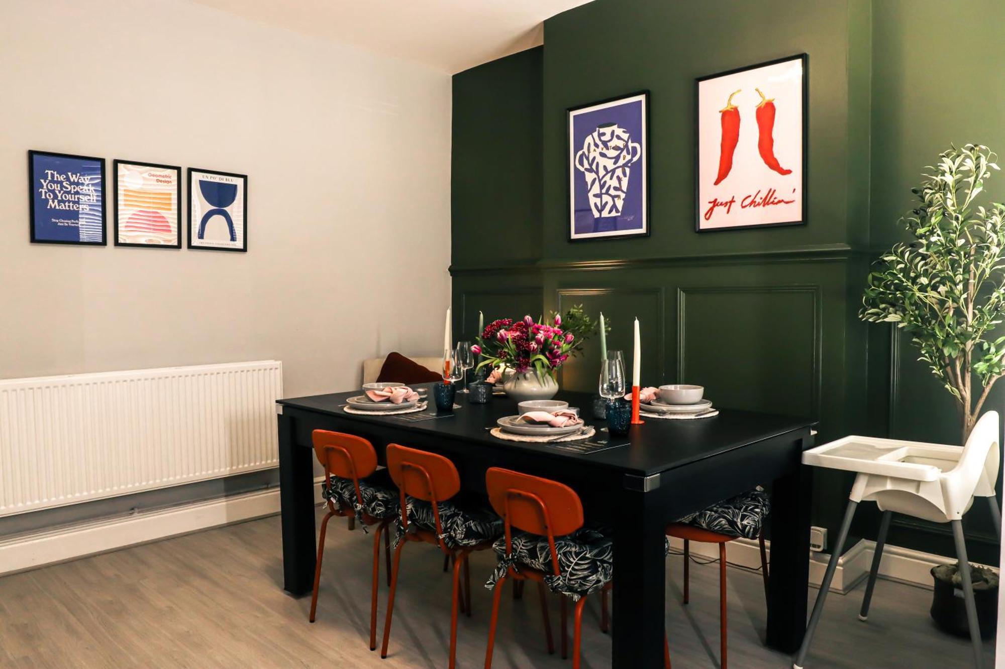 Holiday home Beautiful Large House Free Parking 10 Mins To Centre Near Ao Arena Ideal For Groups Long Rates *