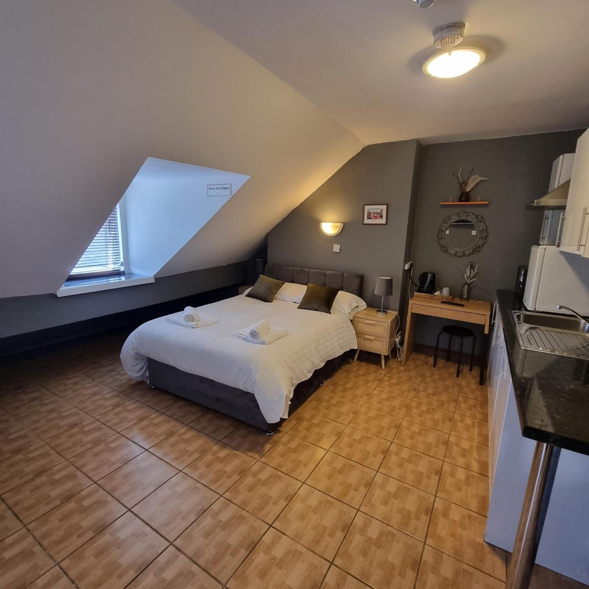 - Free Parking Guest house Manchester