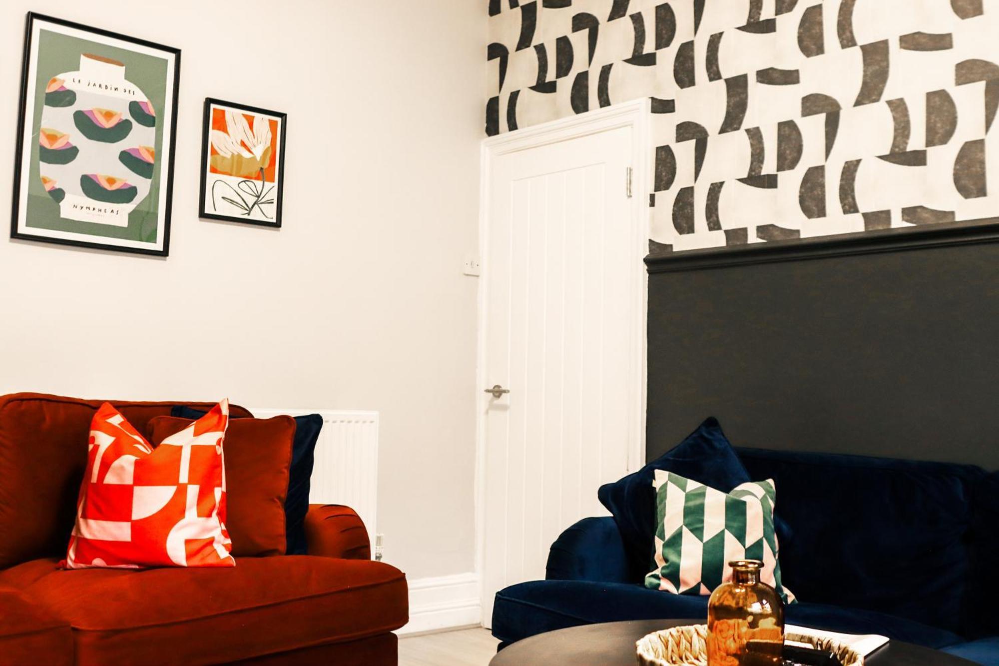 Beautiful Large House Free Parking 10 Mins To Centre Near Ao Arena Ideal For Groups Long Rates *