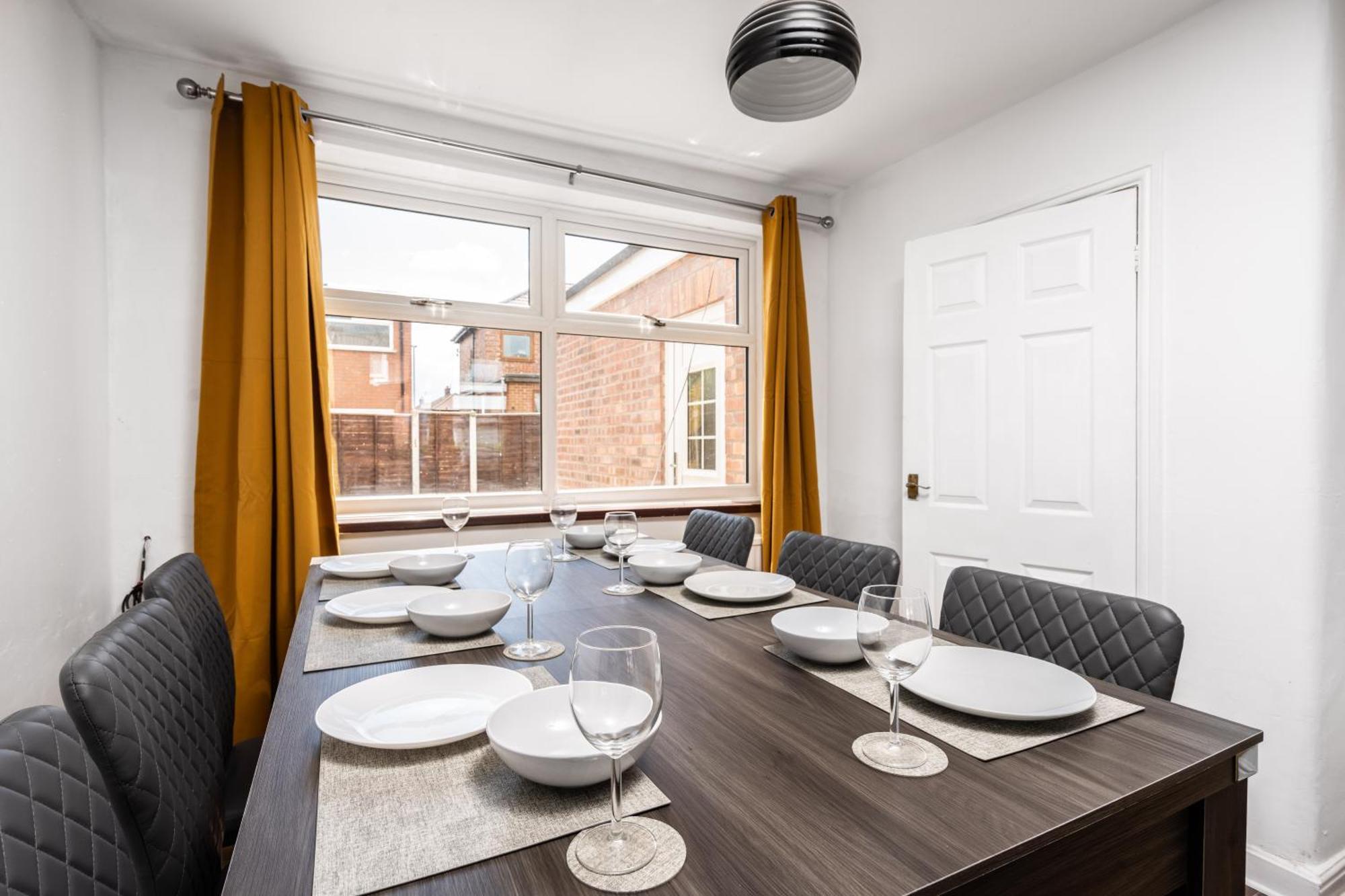 Comfy 3br - Pool Table - Games - Sleeps 8 * Manchester