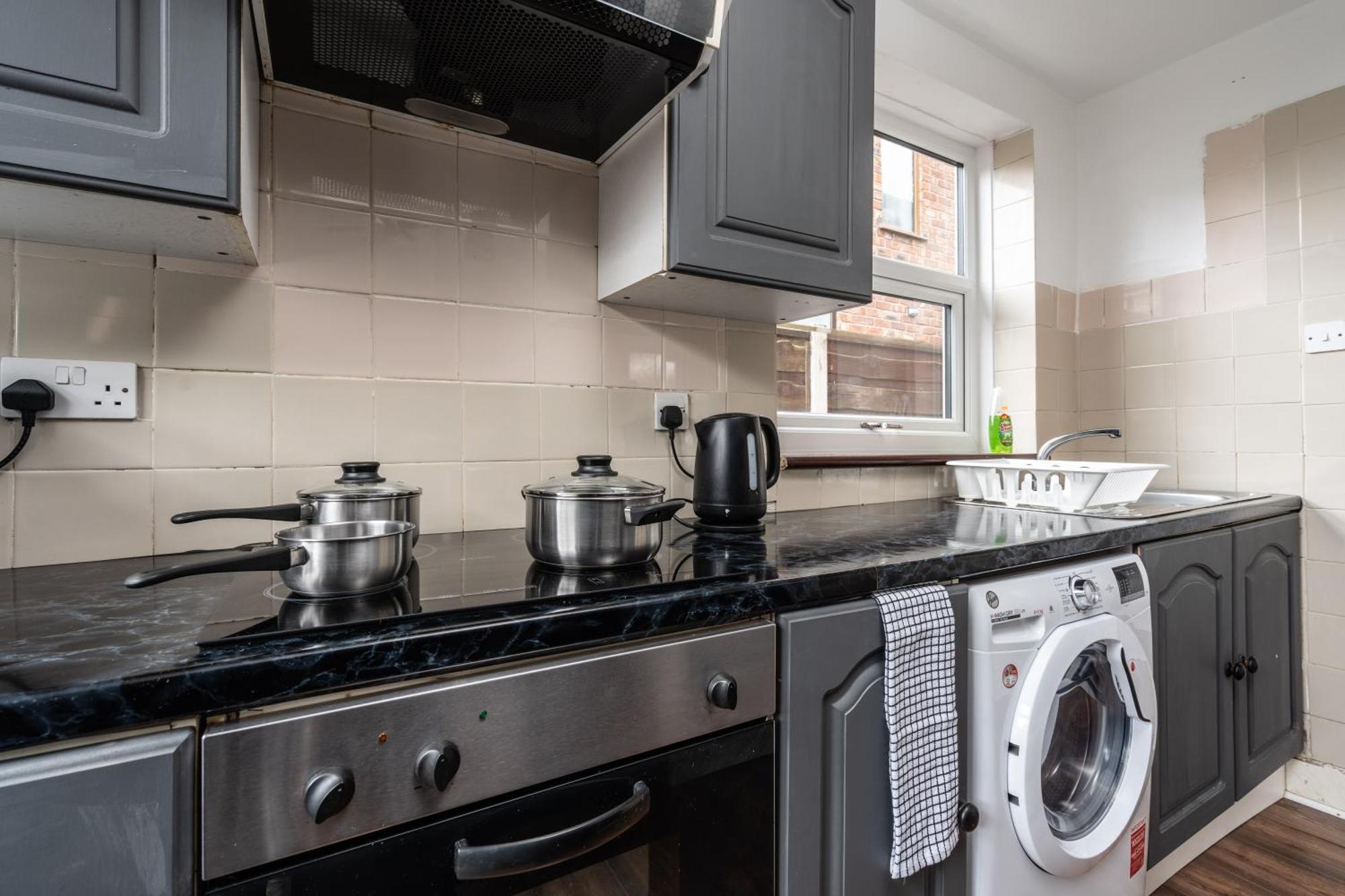 Comfy 3br - Pool Table - Games - Sleeps 8 * Manchester