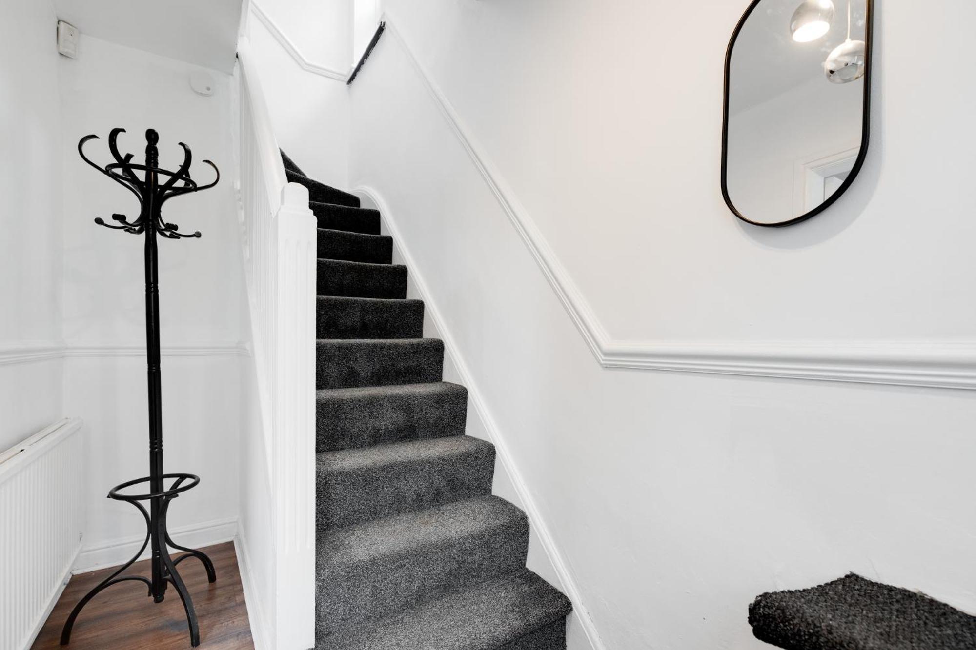Comfy 3br - Pool Table - Games - Sleeps 8 Holiday home *