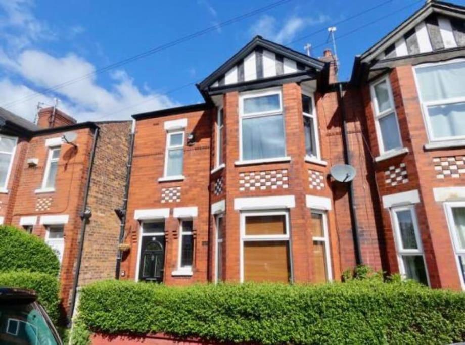 Holiday home United View! Big House, Prime Location, Transport Manchester