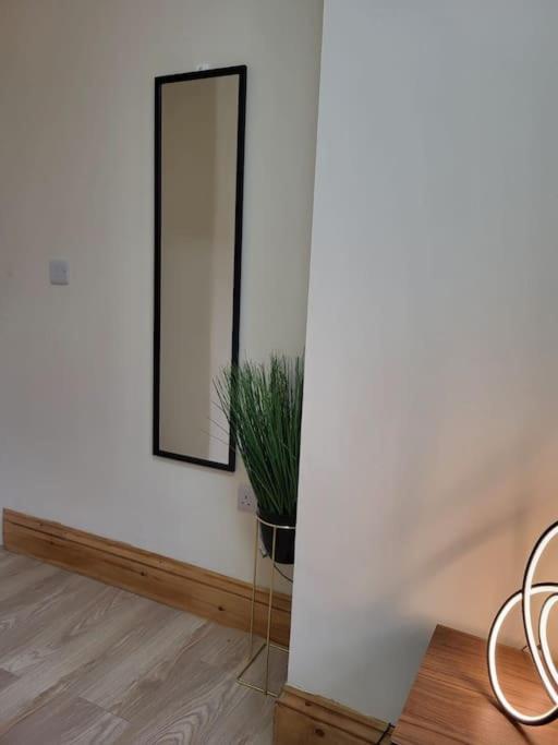 Large Four Bedroom House In Near Centre Holiday home *