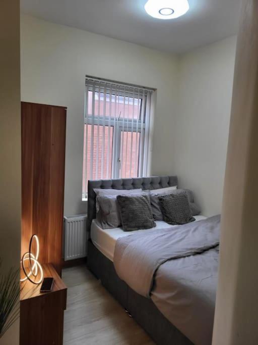 Holiday home Large Four Bedroom House In Near Centre