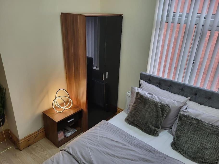 Large Four Bedroom House In Near Centre