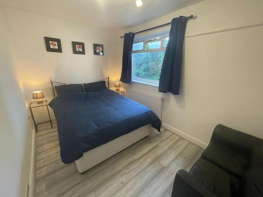 Cheerful 3 Bed Entire House, Newly Refurbished