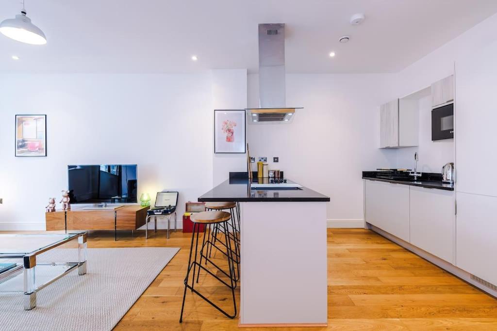 Apartment Sleek Loft Oasis In Centre Manchester