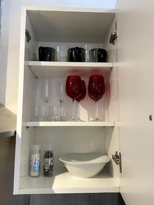 Cityfront Luxe Near Centre Facing Etihad & Coop Live, Free Parking * Manchester