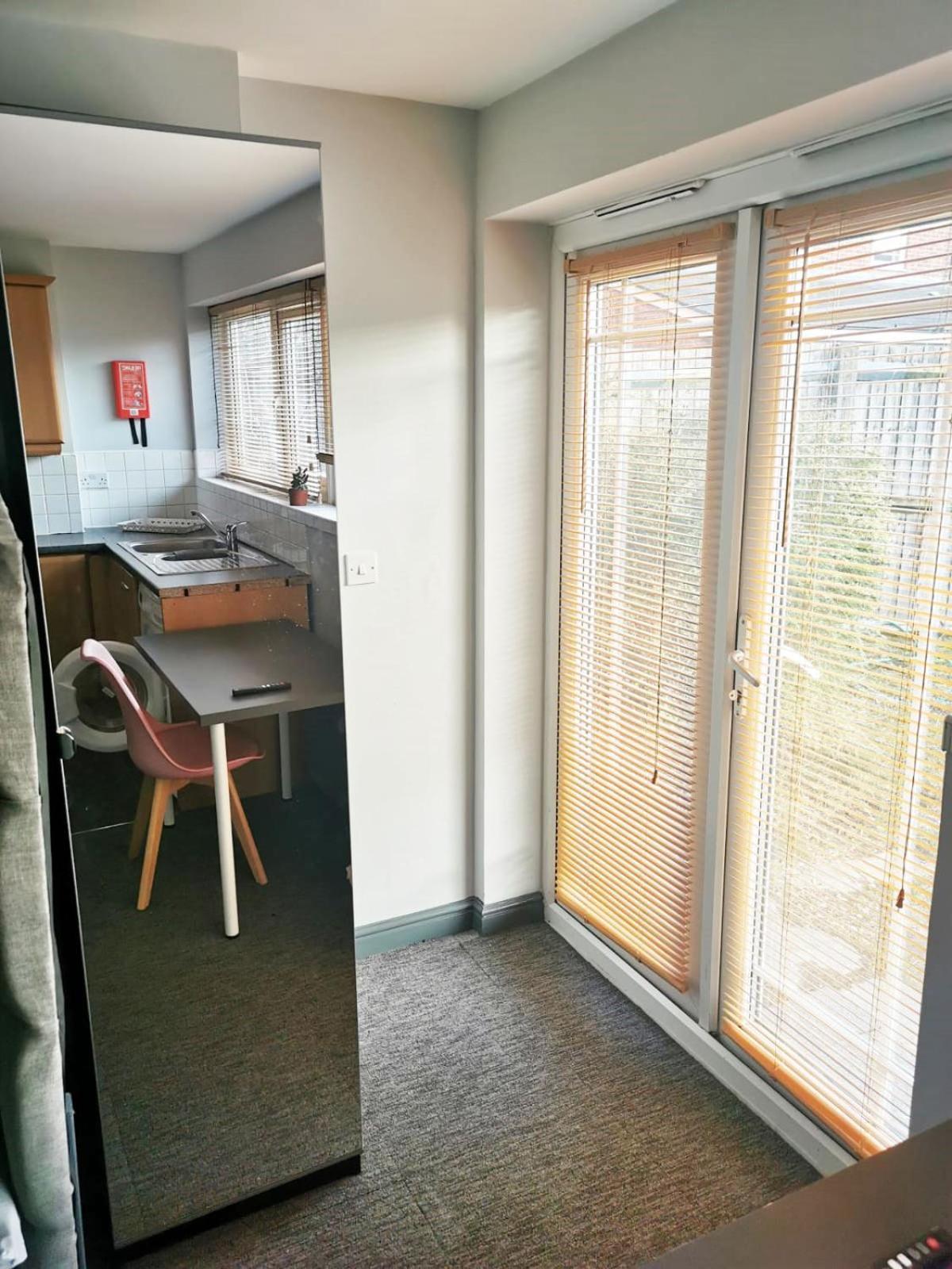 Bankwell Guest house *