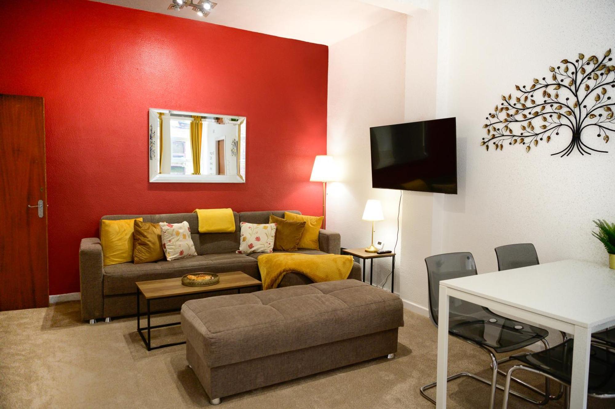 Autumn Breeze, 2br Apartment, Didsbury, Apartment *