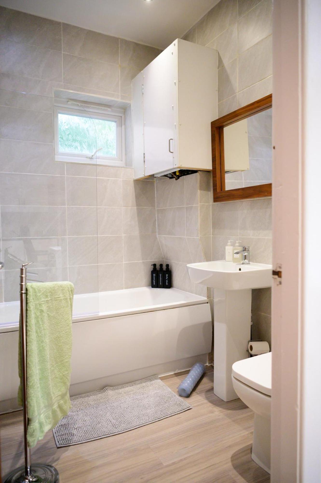 Autumn Breeze, 2br Apartment, Didsbury, * Manchester