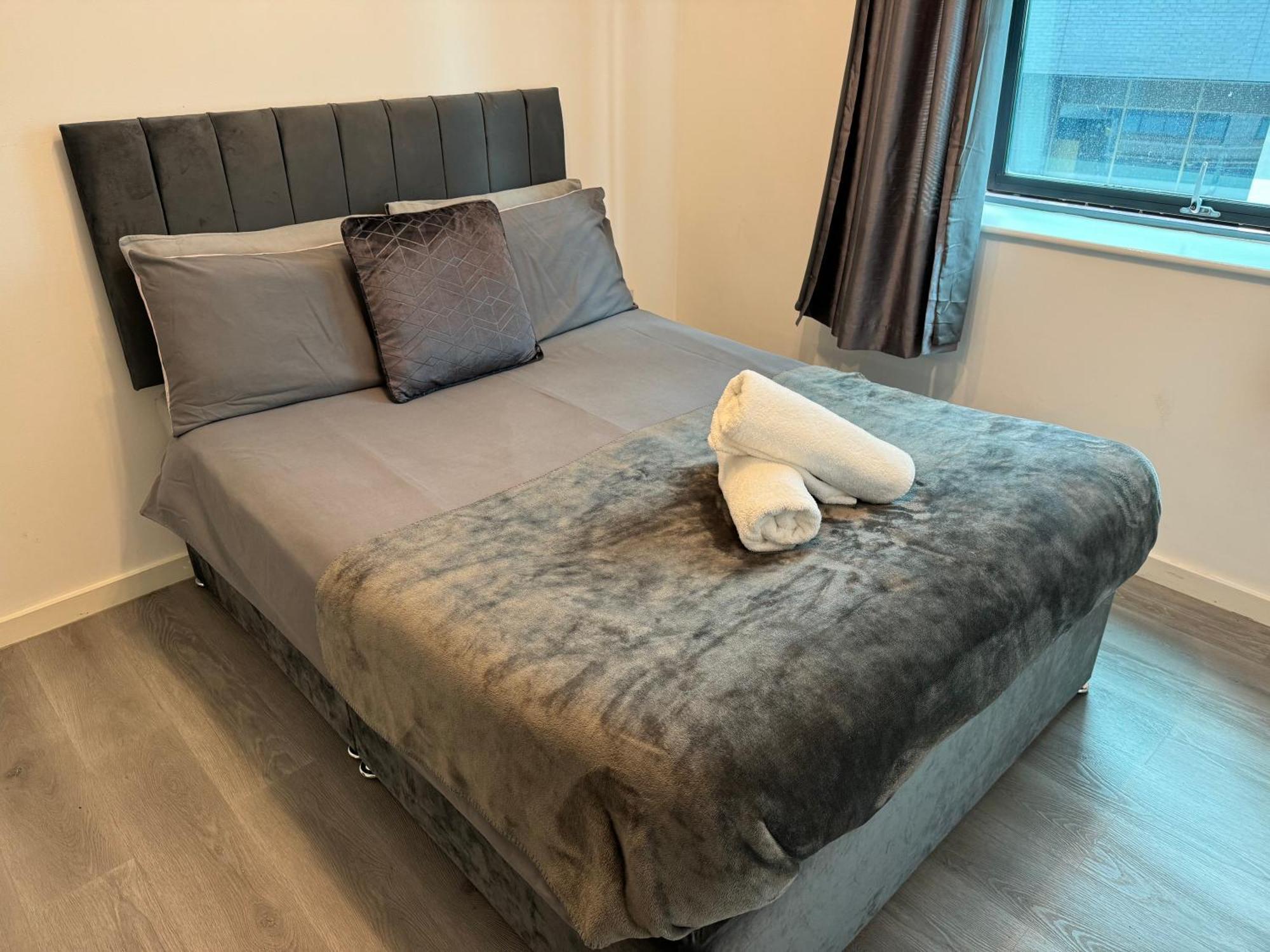 Modern Smart 2 Bedroom *