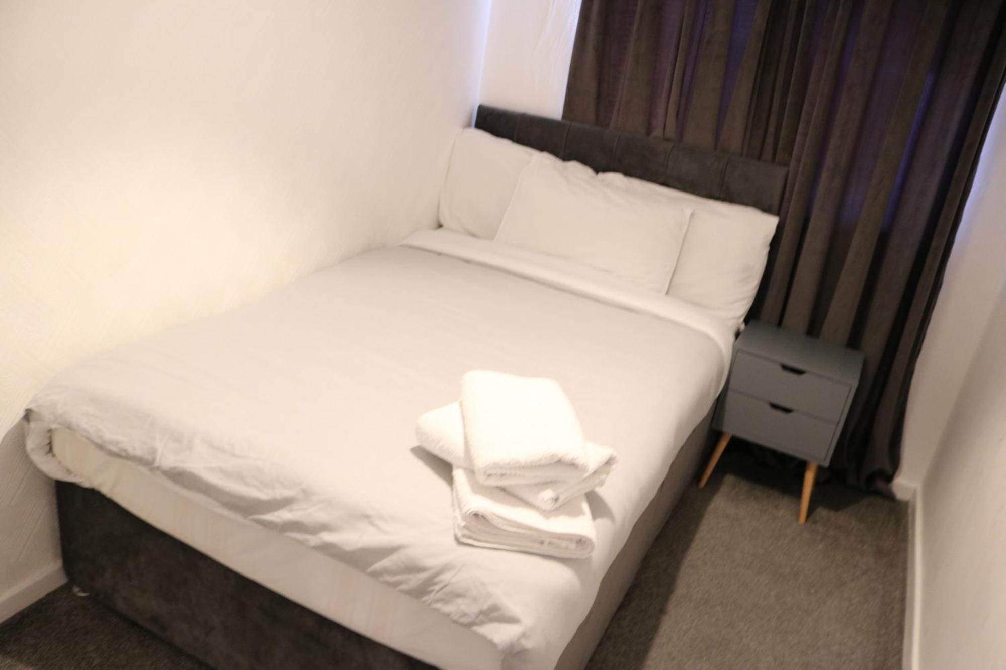 Holiday home Cosy 2 Bed With Parking Near Piccadilly, Etihad Stadium And Coop Live Sleeps Up To 5 Manchester