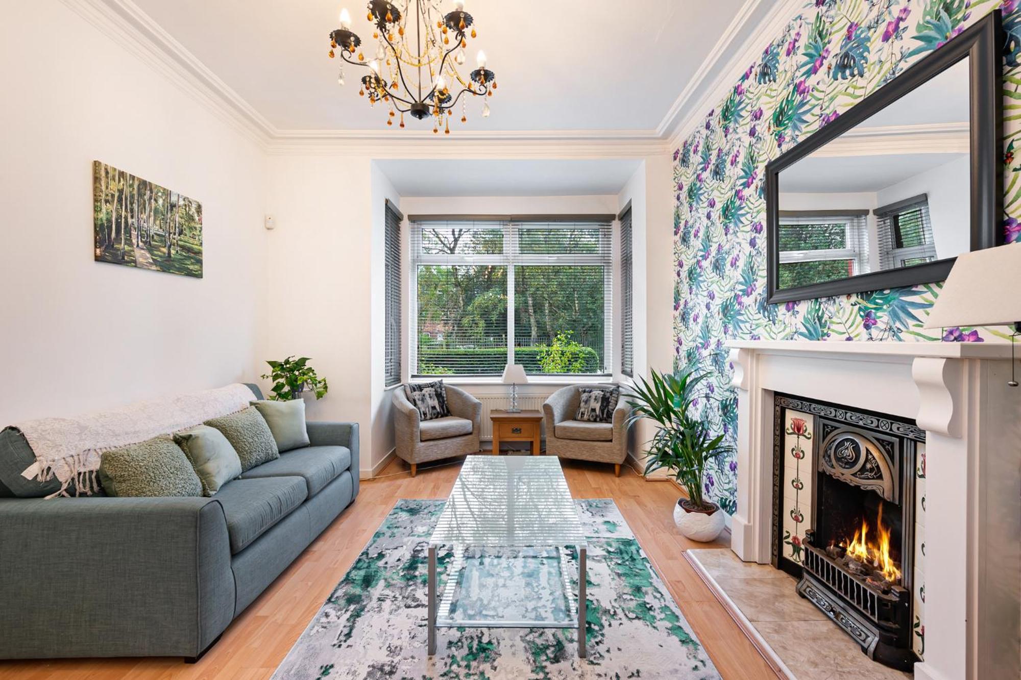 Pass The Keys Old Trafford 4-bedroom Retreat Near United & Centre - Family-friendly * Manchester