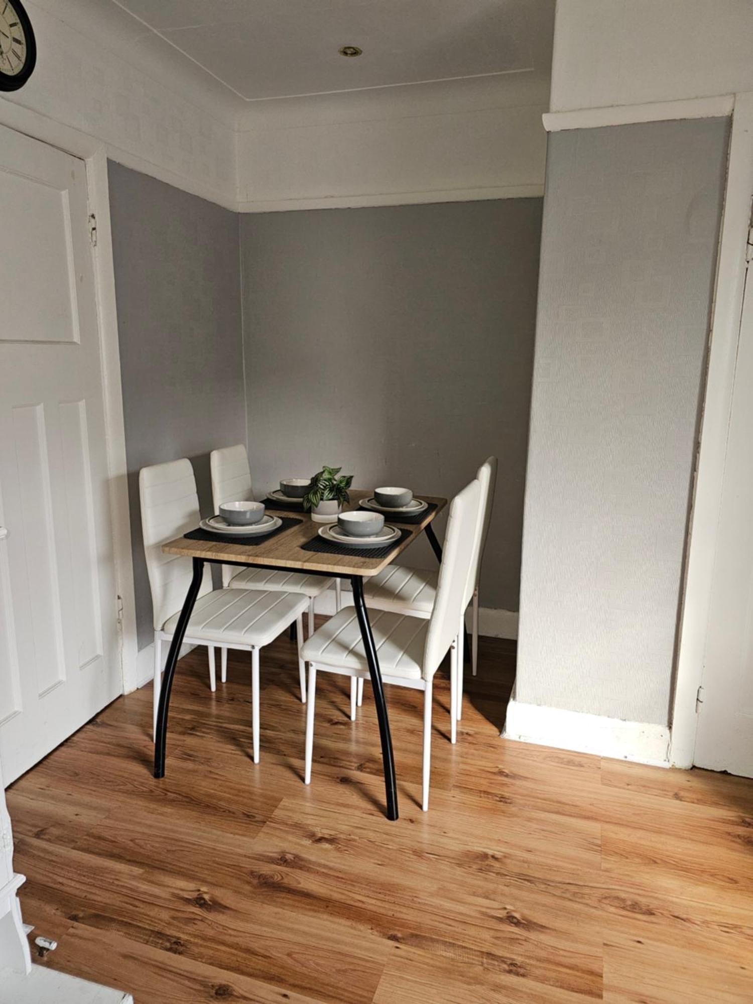 Bright 4-bed House 15 Min To Centre *