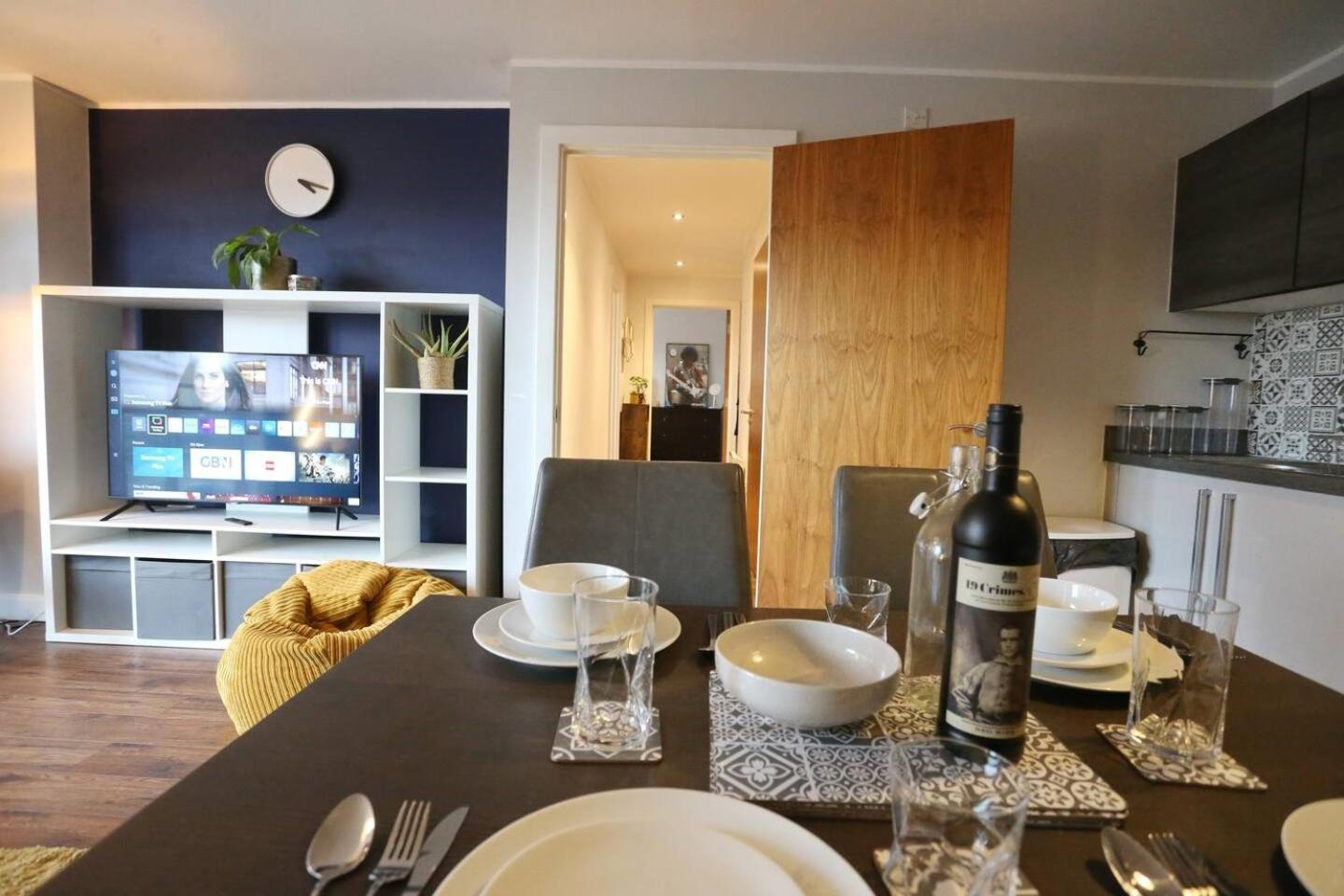 Apartment Stunning Flat Mins From Shops Centre Pass The Keys