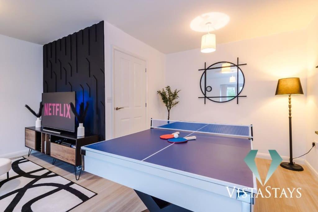 Modern 3 Bed House In With Pool Table And Driveway Parking By Vista Short Lets * Manchester