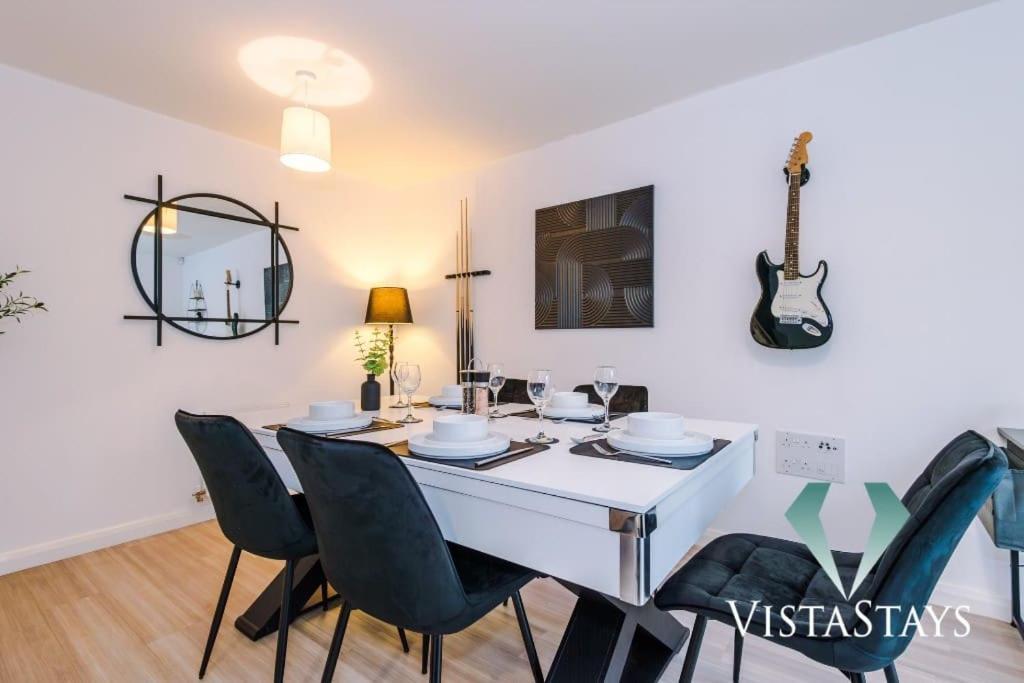 Modern 3 Bed House In With Pool Table And Driveway Parking By Vista Short Lets Manchester