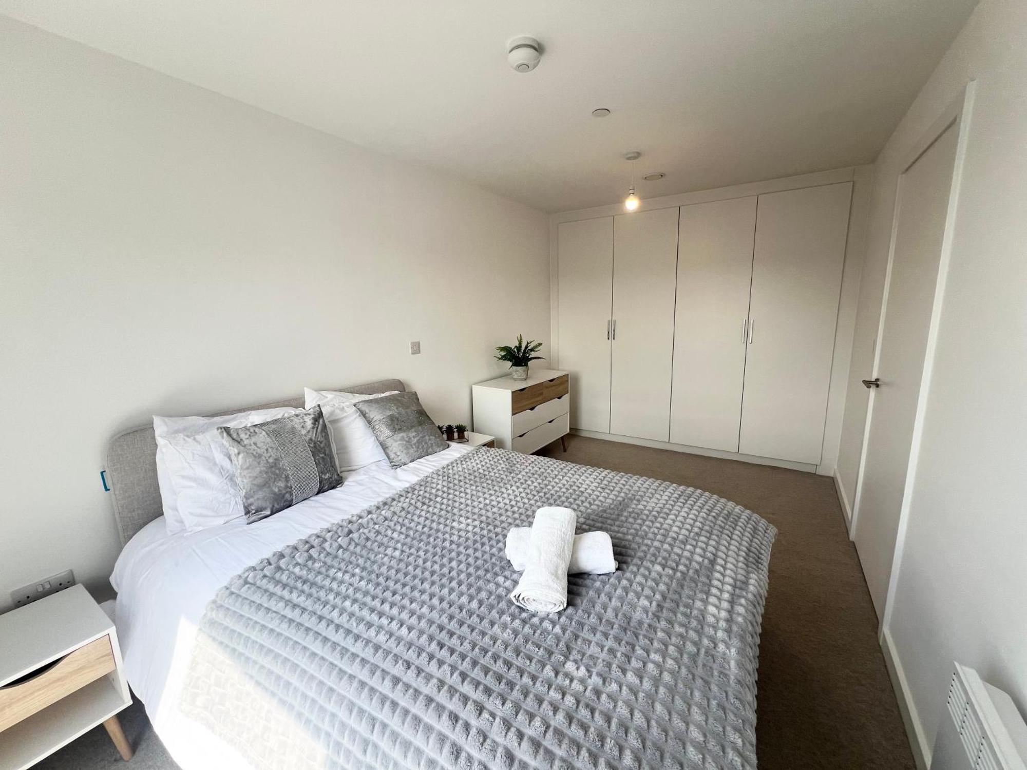 Lovely 2 Bedroom Appartement *