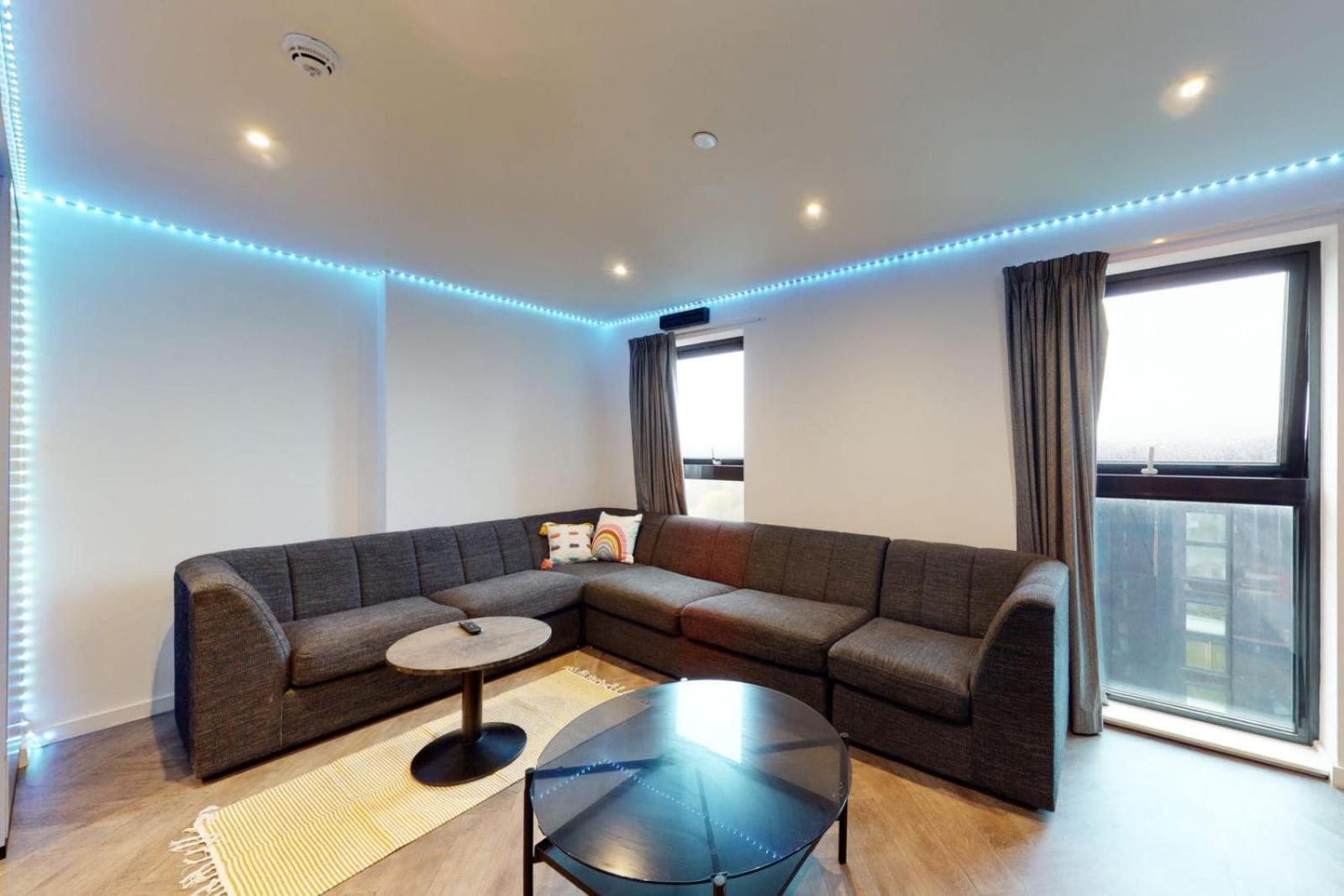 Private Bedrooms With Shared Kitchen, And 2 Bed At Canvas Manchester