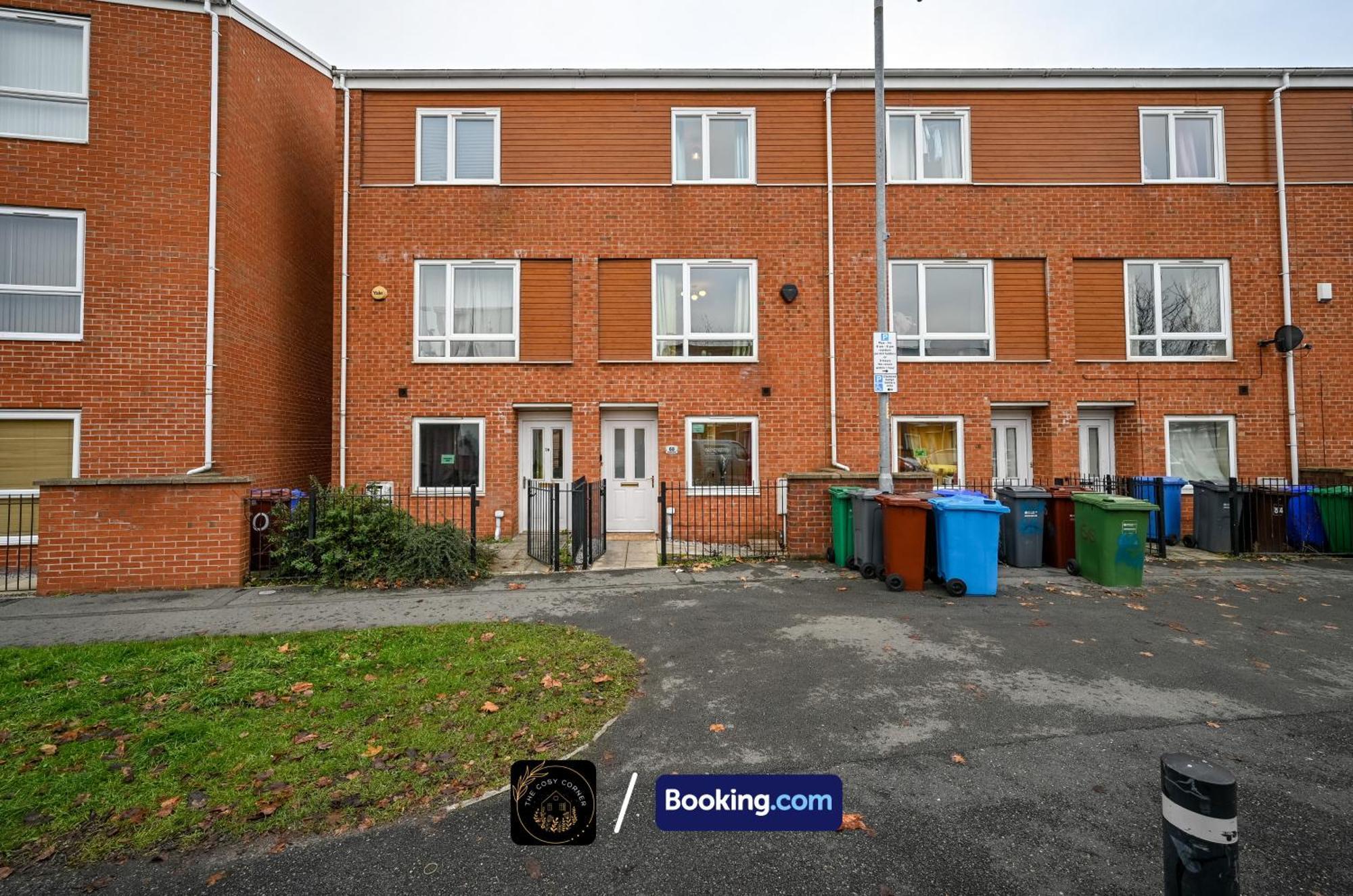 Cosy 4-bed House, Garden, Free Parking & Wifi Appartement