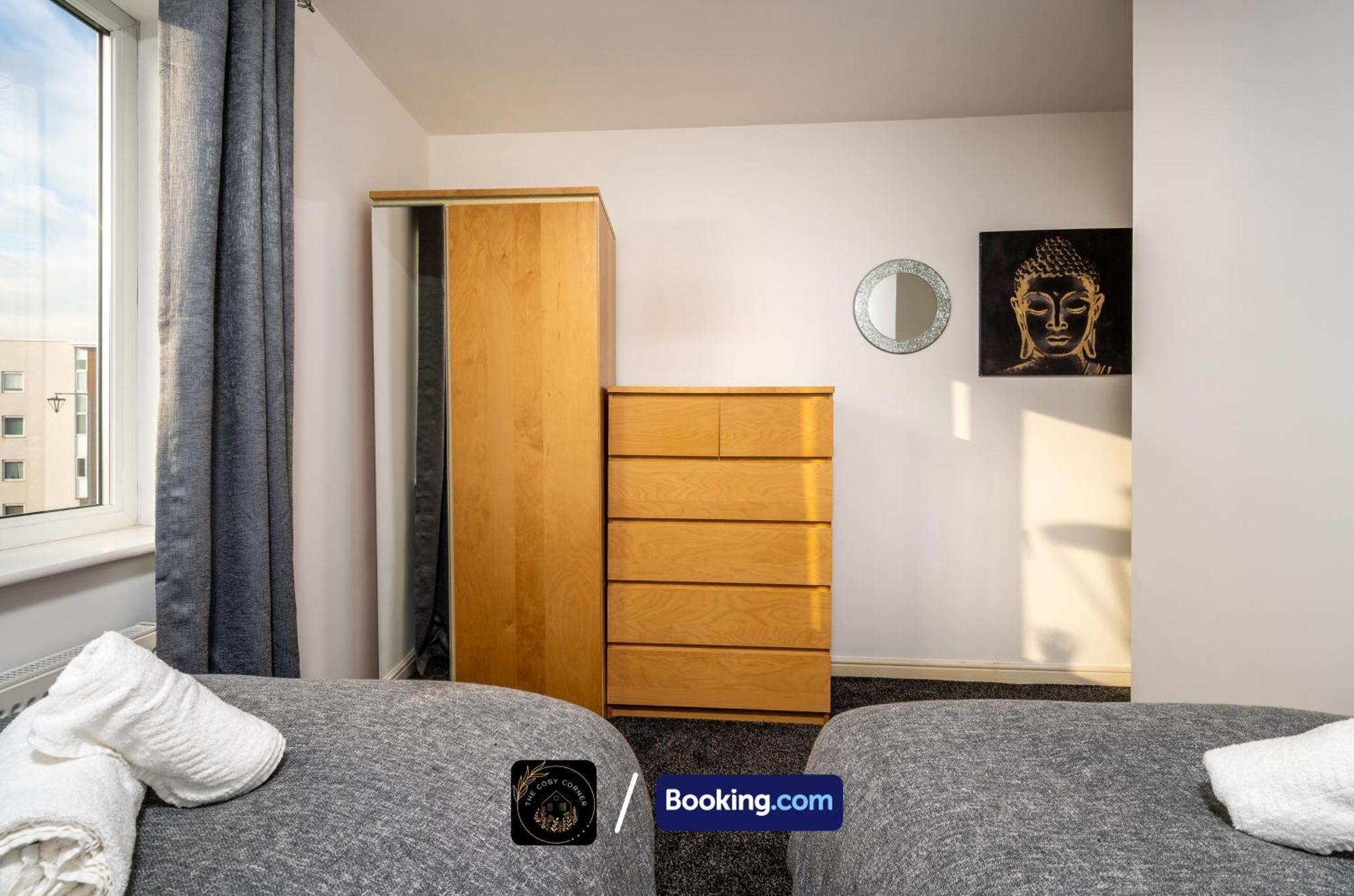 Cosy 4-bed House, Garden, Free Parking & Wifi Appartement