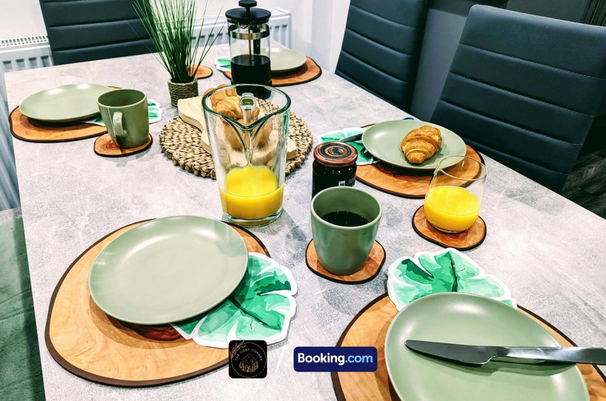 Cosy Corner: 4-bedroom Serviced House With Free Parking